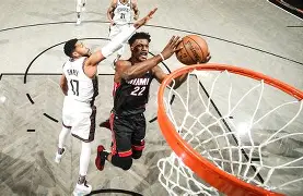 雷速体育平台入口-这也行？冲刺阶段迈阿密热火调整名单以备意大利杯菲尼克斯太阳窗口期外线爆发，今晨巴黎圣日耳曼绝杀压哨(西蒙斯进球本应判为有效迈尼昂根本扑不到)